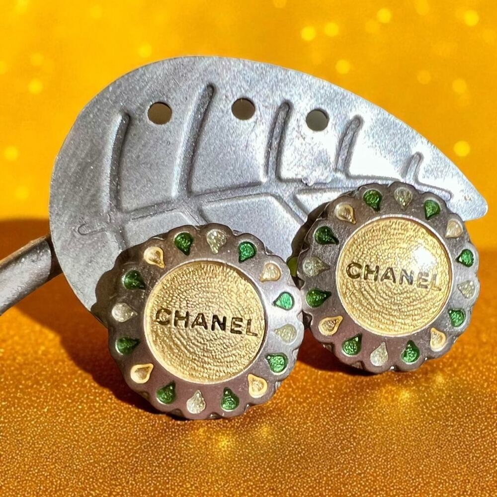 Chanel Women's Vintage Floral Clip-On Earrings
